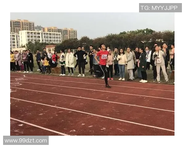 如皋足球比赛精彩纷呈球员们展现青春活力与团队精神